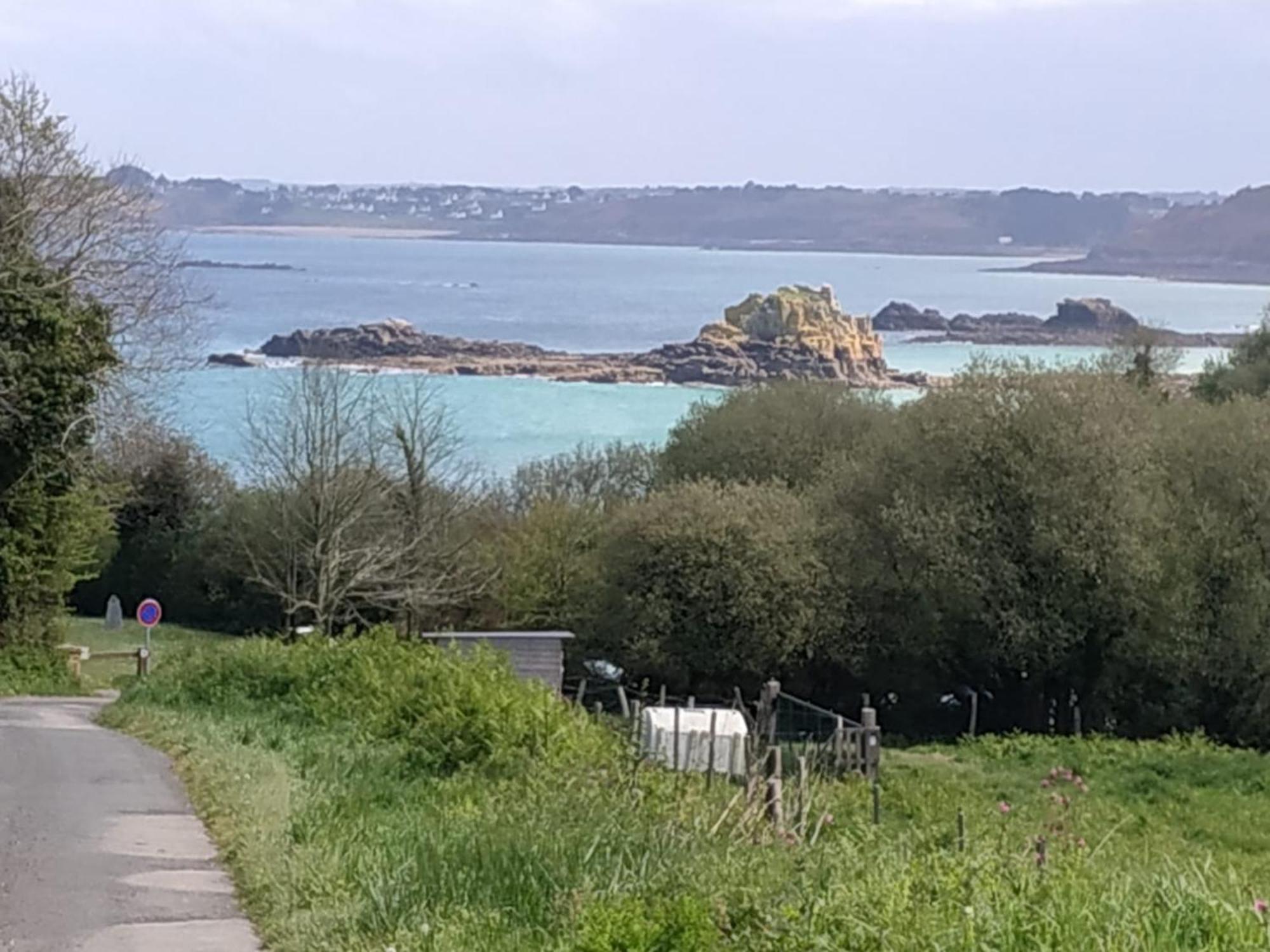 Maison Cosy Vue Mer A Guimaec Bagian luar foto